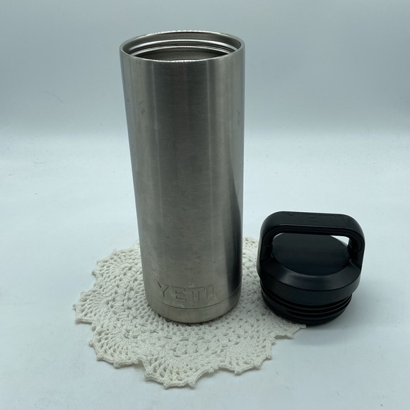 Yeti Stainless Steel Beverage Bottle Travel - Picture 3 of 6